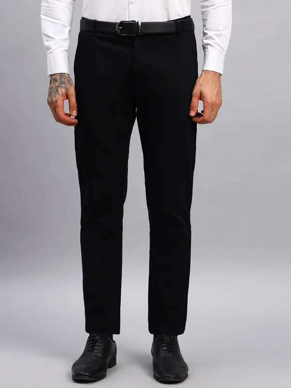 Black_Relaxed_Straight_Leg_Slim_Fit_High_Rise_Chinos_Trousers_For_Men