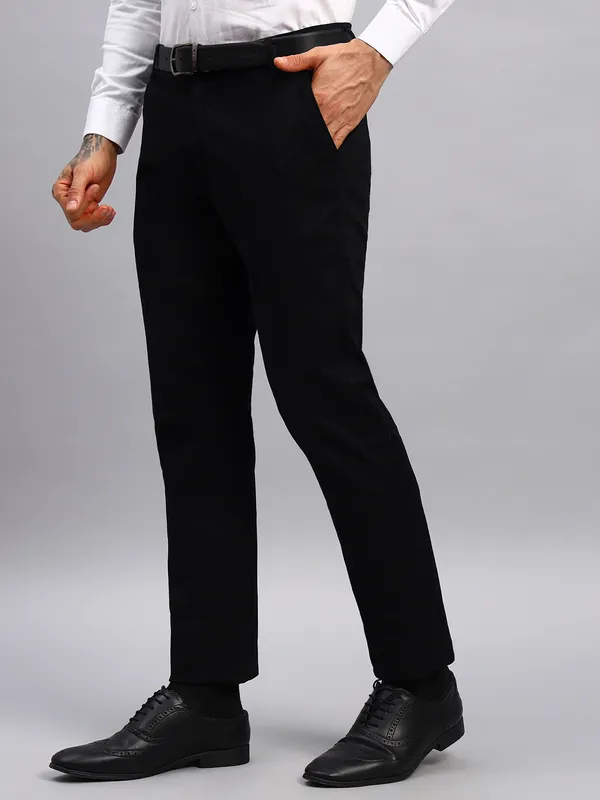 Black_Relaxed_Straight_Leg_Slim_Fit_High_Rise_Chinos_Trousers_For_Men