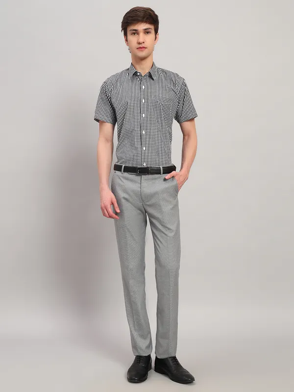 Black_And_White_Slim_Fit_Checked_Spread_Collar_Half_Sleeve_Cotton_Formal_Shirt_For_Men