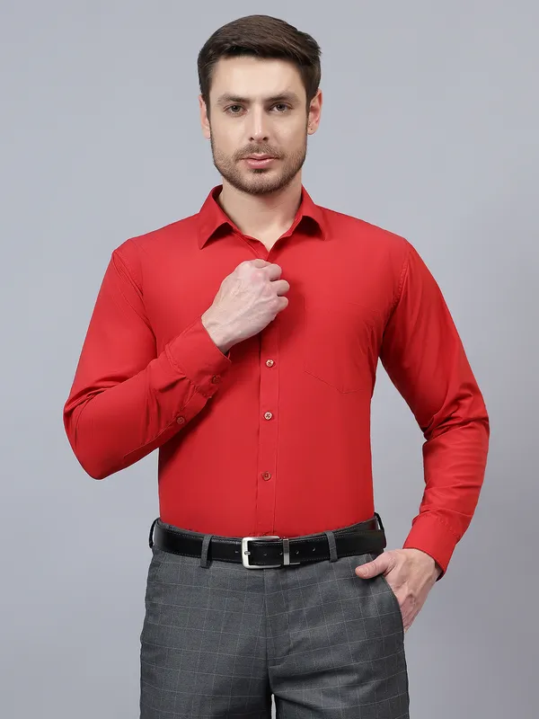 Red_Slim_Fit_Solid_Spread_Collar_Full_Sleeve_Rich_Cotton_Formal_Shirt_For_Men