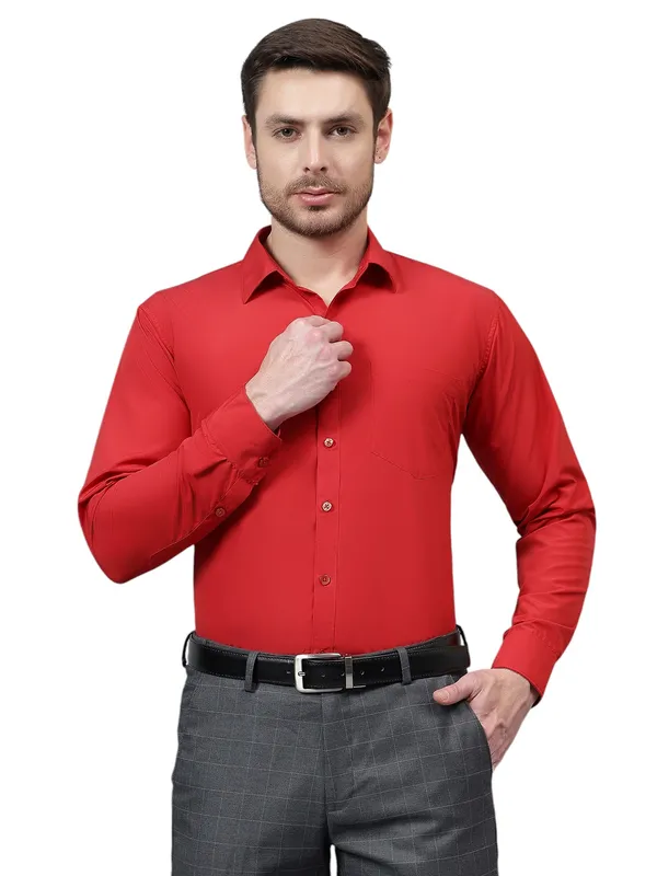Red_Slim_Fit_Solid_Spread_Collar_Full_Sleeve_Rich_Cotton_Formal_Shirt_For_Men