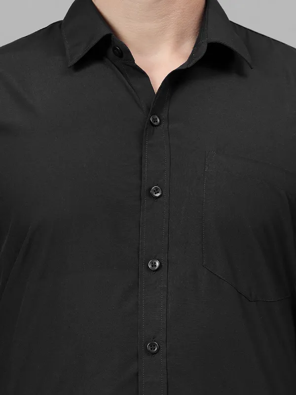 Black_Slim_Fit_Solid_Spread_Collar_Full_Sleeve_Rich_Cotton_Formal_Shirt_For_Men