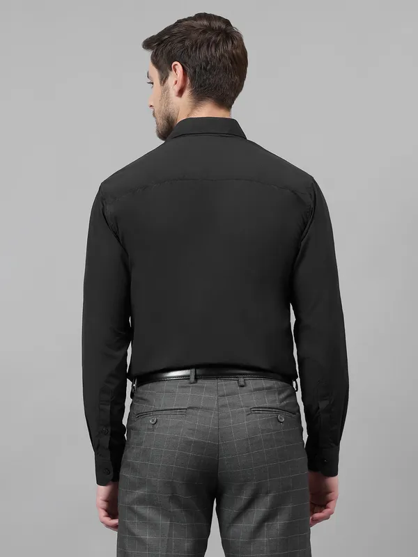 Black_Slim_Fit_Solid_Spread_Collar_Full_Sleeve_Rich_Cotton_Formal_Shirt_For_Men
