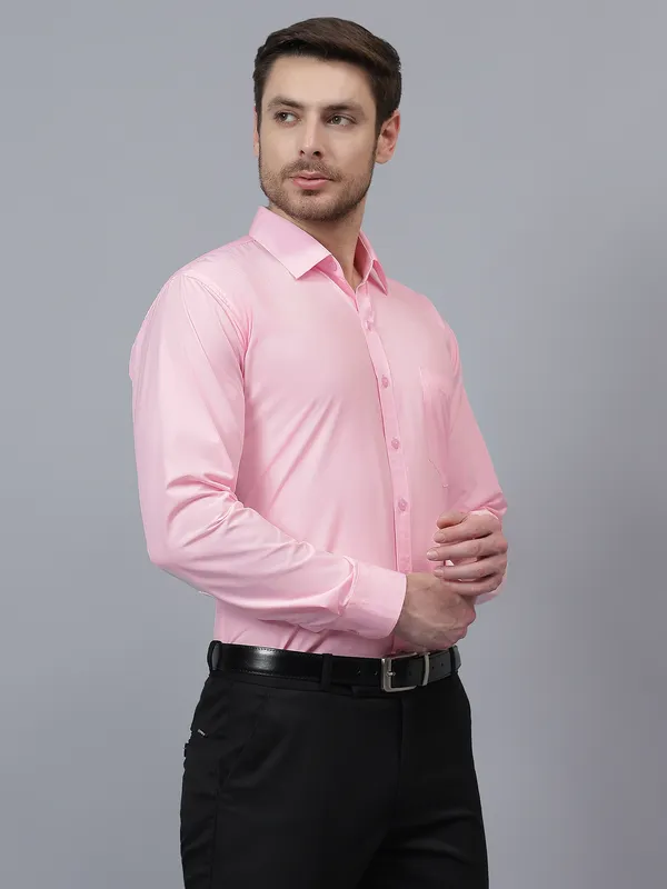 Pink_Slim_Fit_Solid_Spread_Collar_Full_Sleeve_Rich_Cotton_Formal_Shirt_For_Men
