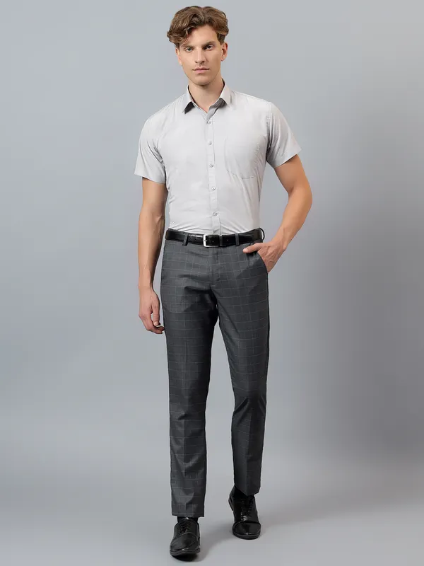 Grey_Slim_Fit_Solid_Spread_Collar_Half_Sleeve_Formal_Shirt_For_Men