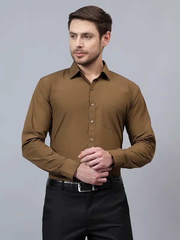 Coffee_And_Brown_Slim_Fit_Solid_Spread_Collar_Full_Sleeve_Rich_Cotton_Formal_Shirt_For_Men