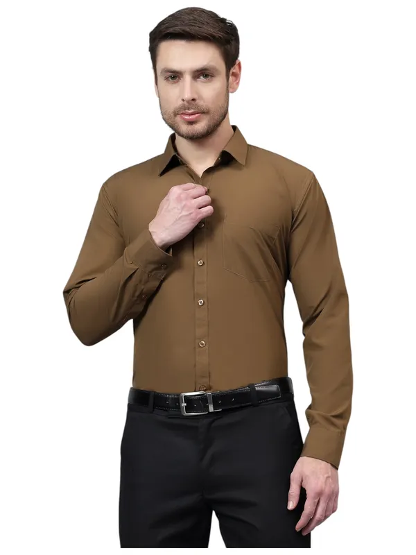 Coffee_And_Brown_Slim_Fit_Solid_Spread_Collar_Full_Sleeve_Rich_Cotton_Formal_Shirt_For_Men