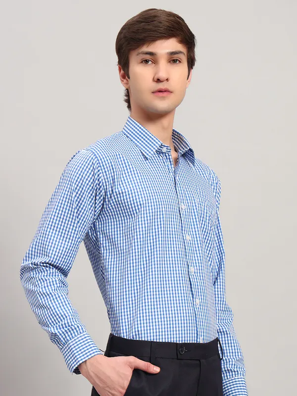 Blue_And_White_Slim_Fit_Checked_Spread_Collar_Full_Sleeve_Cotton_Formal_Shirt_For_Men