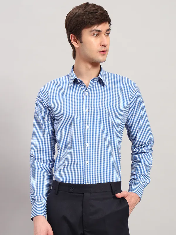 Blue_And_White_Slim_Fit_Checked_Spread_Collar_Full_Sleeve_Cotton_Formal_Shirt_For_Men