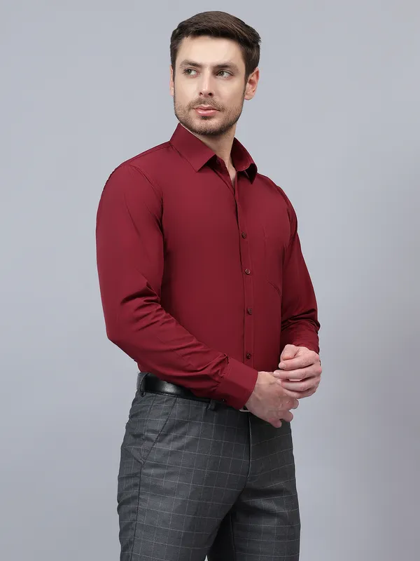 Maroon_Slim_Fit_Solid_Spread_Collar_Full_Sleeve_Rich_Cotton_Formal_Shirt_For_Men