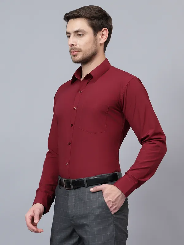 Maroon_Slim_Fit_Solid_Spread_Collar_Full_Sleeve_Rich_Cotton_Formal_Shirt_For_Men