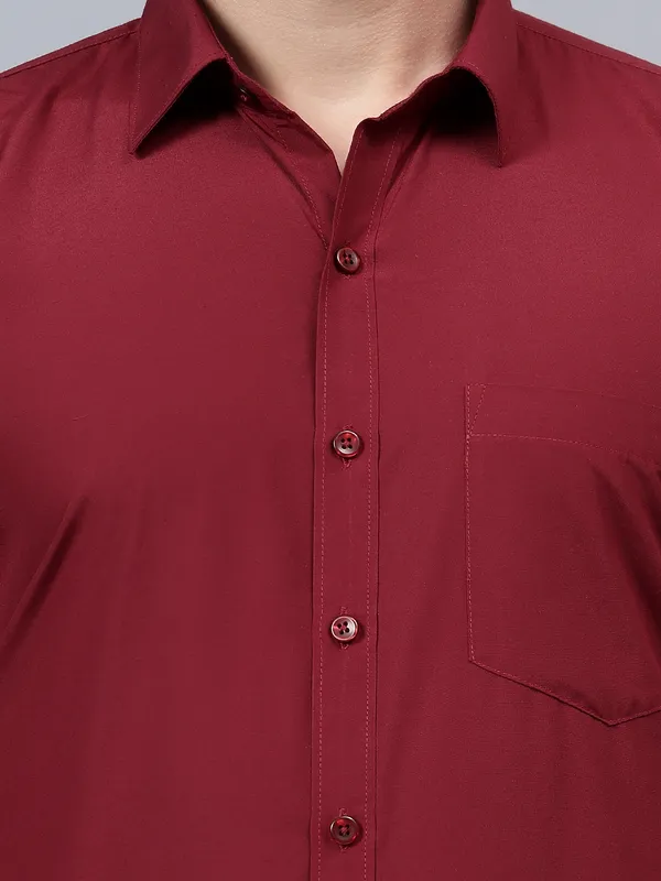 Maroon_Slim_Fit_Solid_Spread_Collar_Full_Sleeve_Rich_Cotton_Formal_Shirt_For_Men