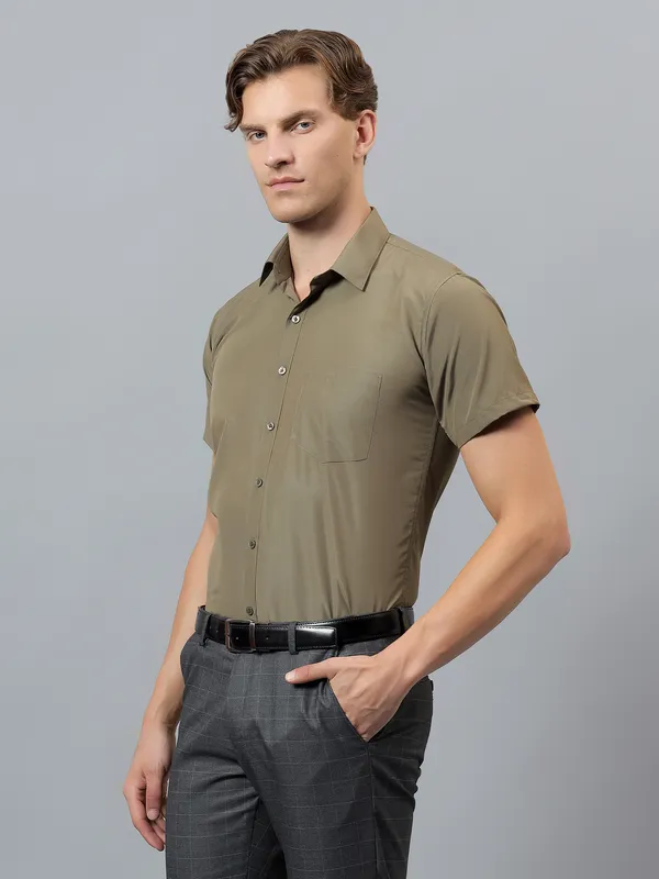 Olive_Slim_Fit_Solid_Spread_Collar_Half_Sleeve_Formal_Shirt_For_Men