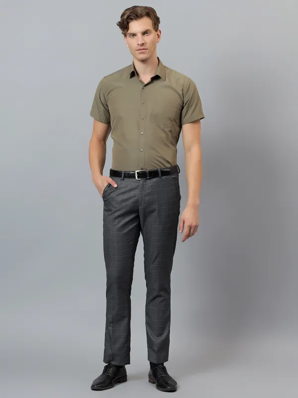 Olive_Slim_Fit_Solid_Spread_Collar_Half_Sleeve_Formal_Shirt_For_Men