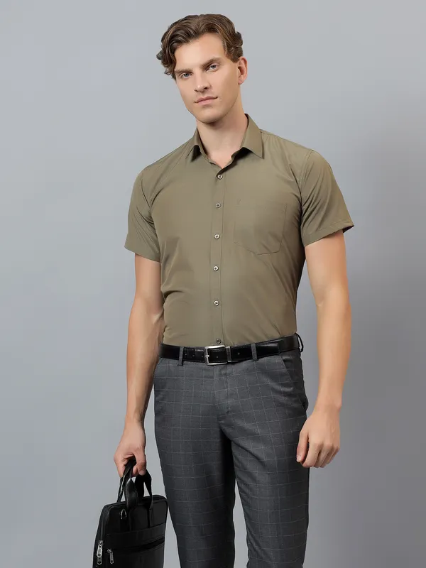 Olive_Slim_Fit_Solid_Spread_Collar_Half_Sleeve_Formal_Shirt_For_Men