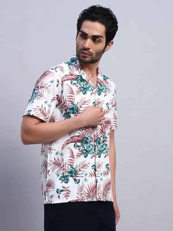 Rust_And_White_Floral_Printed_Casual_Shirt_For_Men