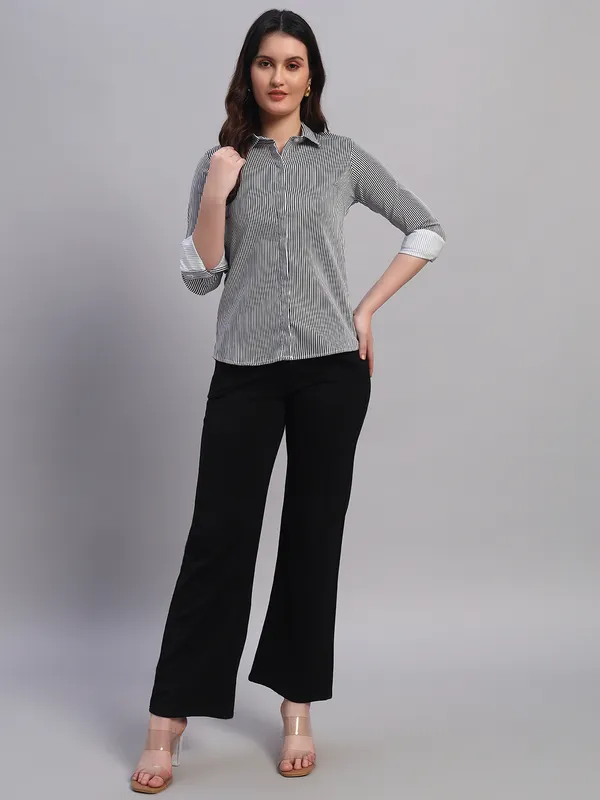 Black_And_White_Relaxed_Slim_Fit_Vertical_Striped_Spread_Collar_Cotton_Casual_Shirt_For_Women