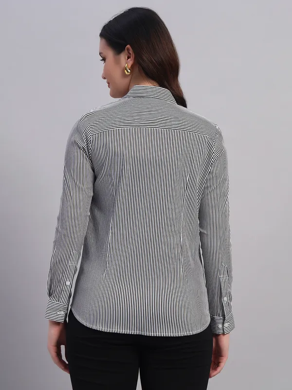 Black_And_White_Relaxed_Slim_Fit_Vertical_Striped_Spread_Collar_Cotton_Casual_Shirt_For_Women