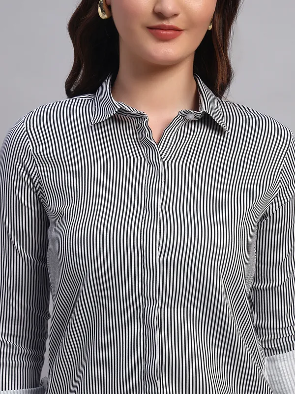 Black_And_White_Relaxed_Slim_Fit_Vertical_Striped_Spread_Collar_Cotton_Casual_Shirt_For_Women