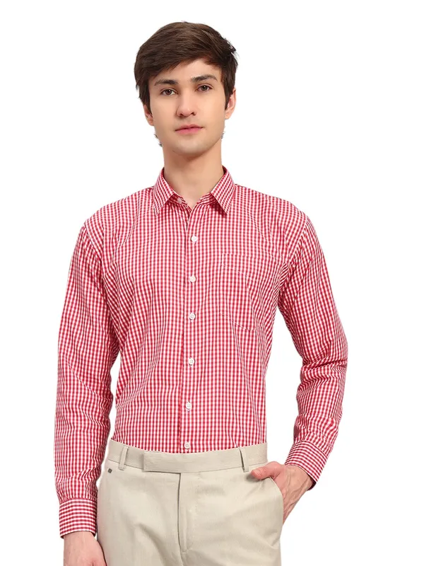 Red_And_White_Slim_Fit_Checked_Spread_Collar_Full_Sleeve_Cotton_Formal_Shirt_For_Men