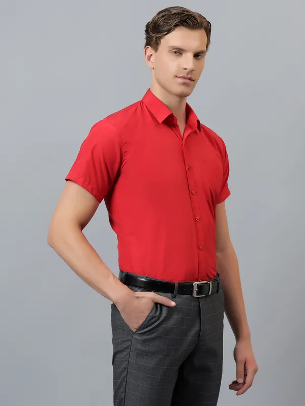 Red_Slim_Fit_Solid_Spread_Collar_Half_Sleeve_Formal_Shirt_For_Men