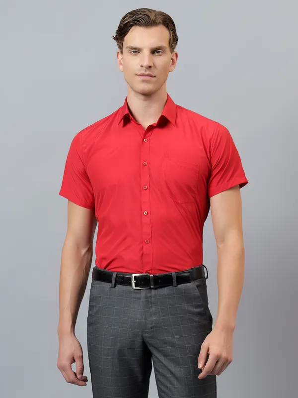 Red_Slim_Fit_Solid_Spread_Collar_Half_Sleeve_Formal_Shirt_For_Men