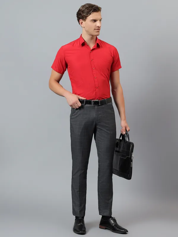 Red_Slim_Fit_Solid_Spread_Collar_Half_Sleeve_Formal_Shirt_For_Men