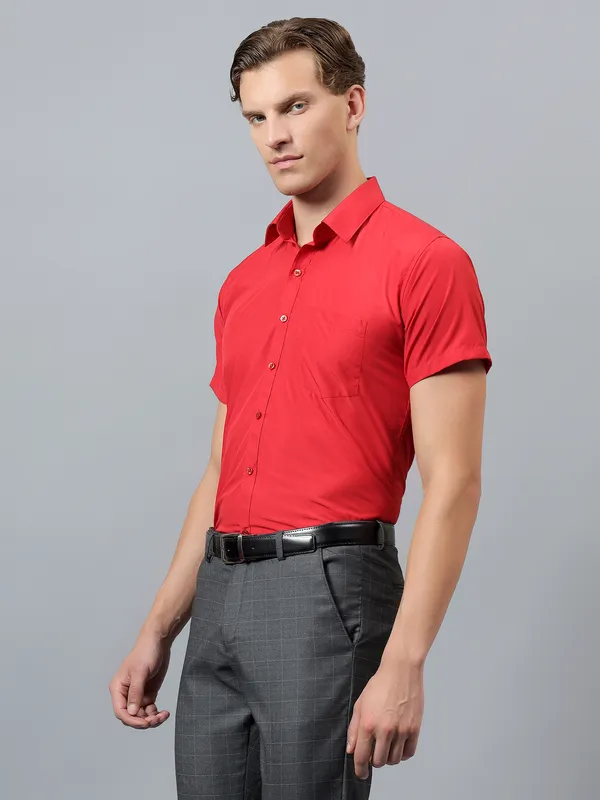 Red_Slim_Fit_Solid_Spread_Collar_Half_Sleeve_Formal_Shirt_For_Men