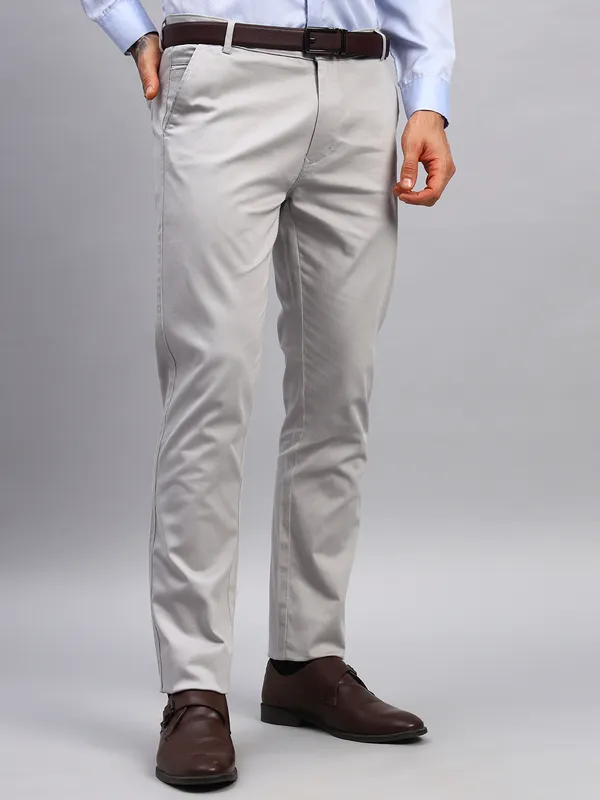 Light_Grey_Relaxed_Straight_Leg_Slim_Fit_High_Rise_Chinos_Trousers_For_Men
