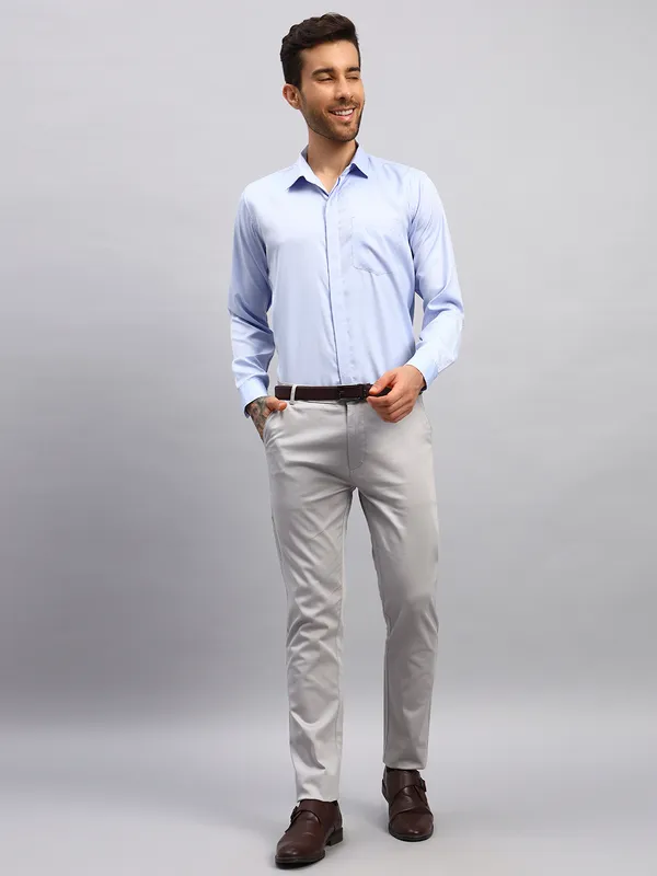 Light_Grey_Relaxed_Straight_Leg_Slim_Fit_High_Rise_Chinos_Trousers_For_Men