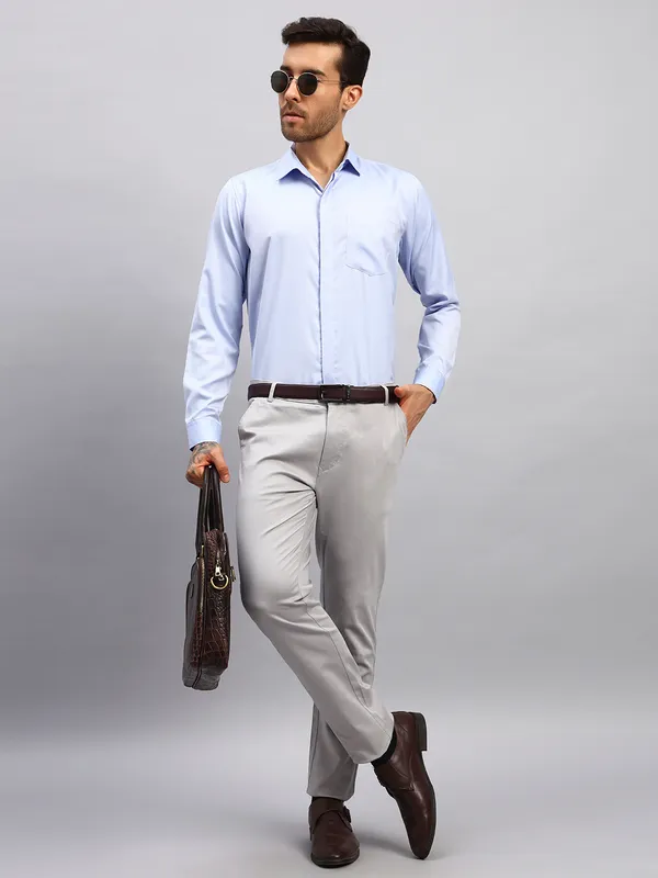 Light_Grey_Relaxed_Straight_Leg_Slim_Fit_High_Rise_Chinos_Trousers_For_Men