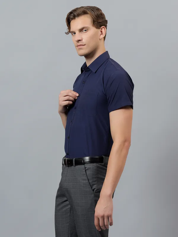 Navy_Blue_Slim_Fit_Solid_Spread_Collar_Half_Sleeve_Formal_Shirt_For_Men