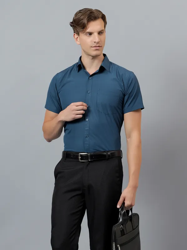 Peacock_Blue_Slim_Fit_Solid_Spread_Collar_Half_Sleeve_Formal_Shirt_For_Men