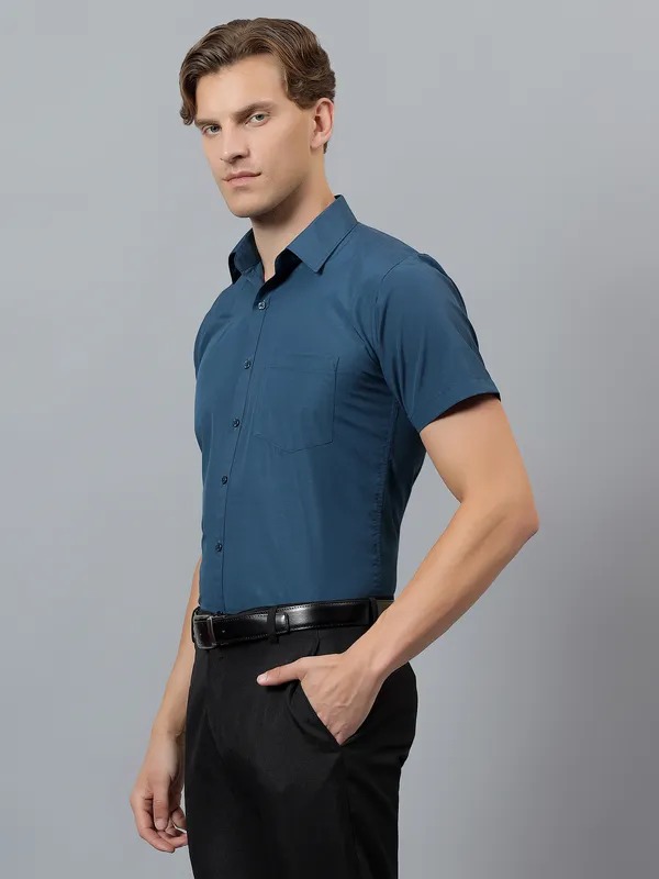 Peacock_Blue_Slim_Fit_Solid_Spread_Collar_Half_Sleeve_Formal_Shirt_For_Men