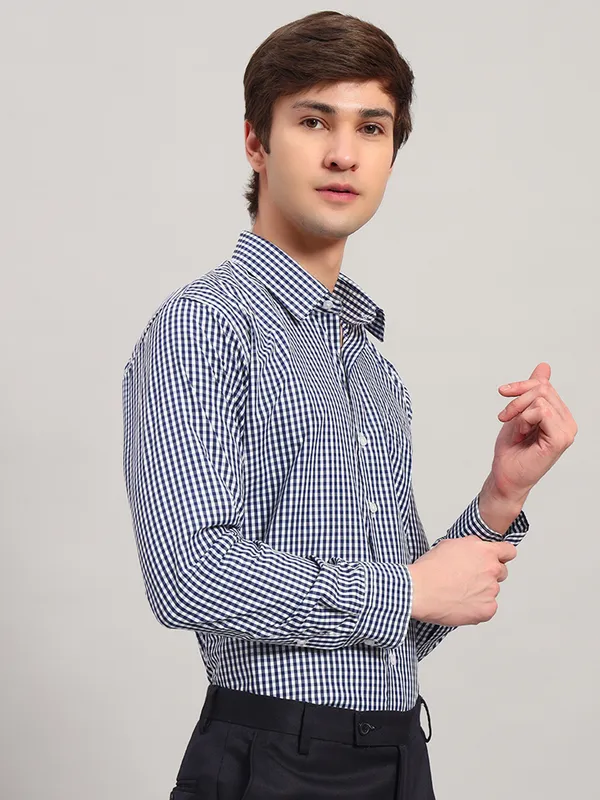 Blue_And_White_Slim_Fit_Checked_Spread_Collar_Full_Sleeve_Cotton_Formal_Shirt_For_Men