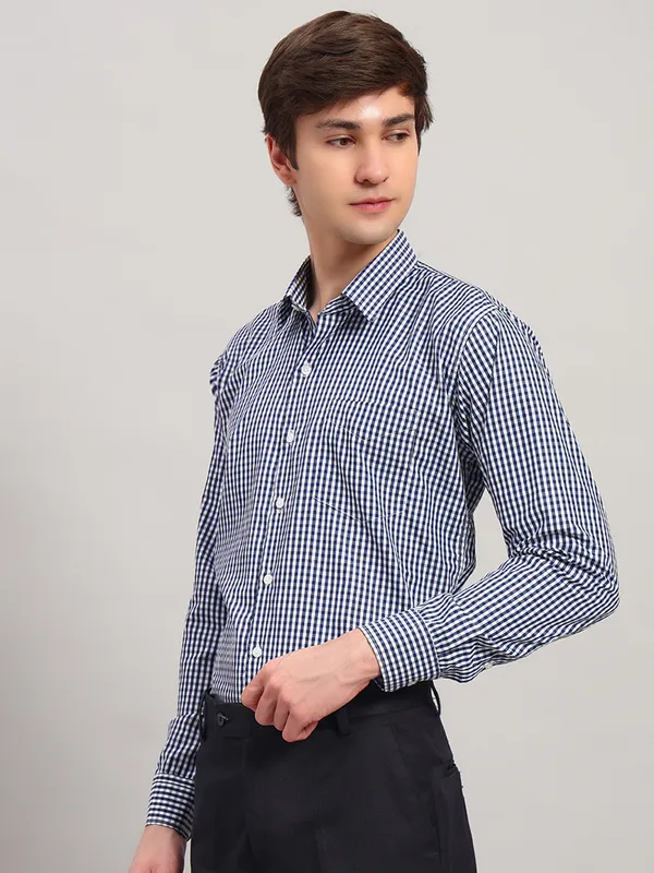 Blue_And_White_Slim_Fit_Checked_Spread_Collar_Full_Sleeve_Cotton_Formal_Shirt_For_Men