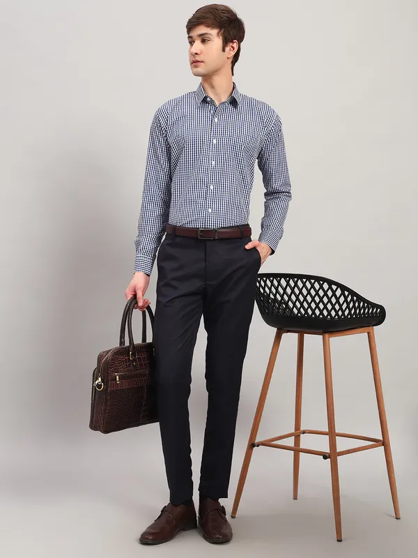 Blue_And_White_Slim_Fit_Checked_Spread_Collar_Full_Sleeve_Cotton_Formal_Shirt_For_Men