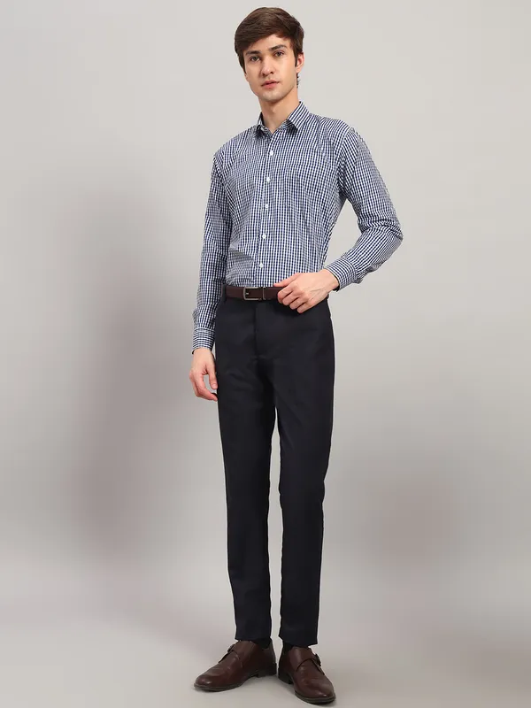 Blue_And_White_Slim_Fit_Checked_Spread_Collar_Full_Sleeve_Cotton_Formal_Shirt_For_Men