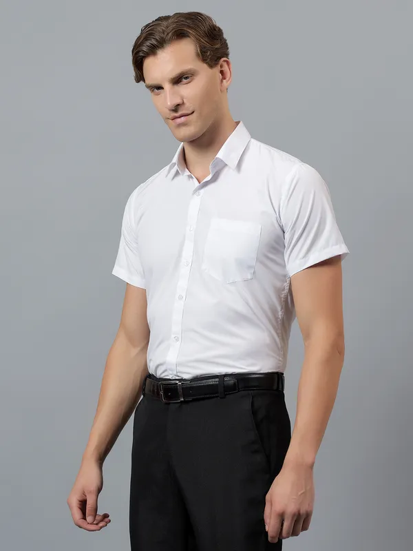 White_Slim_Fit_Solid_Spread_Collar_Half_Sleeve_Formal_Shirt_For_Men
