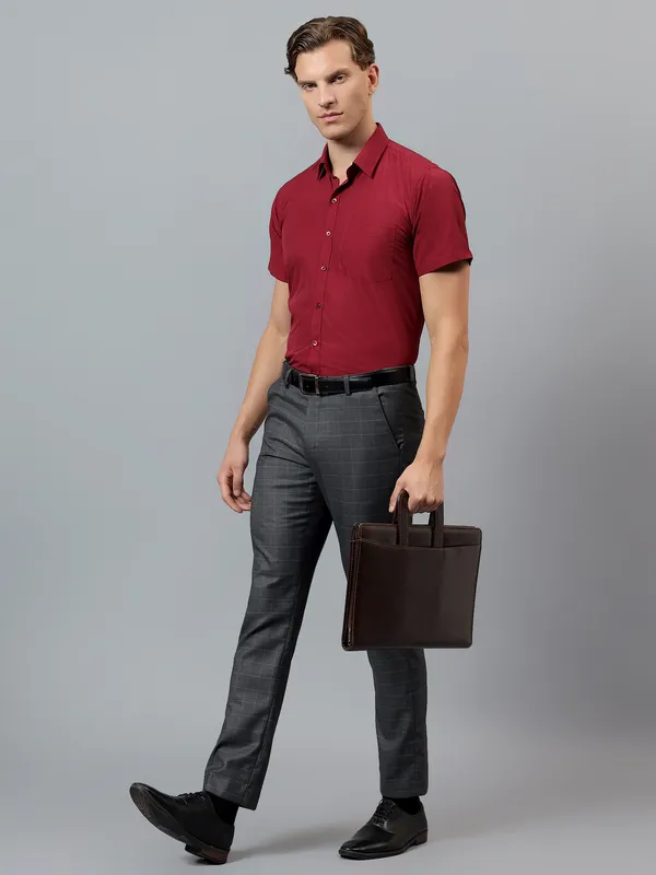 Maroon_Slim_Fit_Solid_Spread_Collar_Half_Sleeve_Formal_Shirt_For_Men