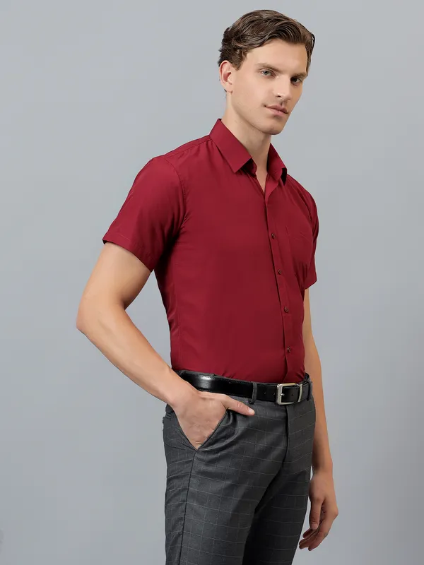 Maroon_Slim_Fit_Solid_Spread_Collar_Half_Sleeve_Formal_Shirt_For_Men