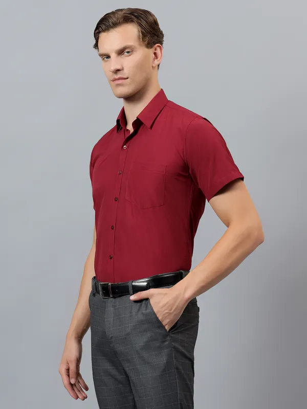 Maroon_Slim_Fit_Solid_Spread_Collar_Half_Sleeve_Formal_Shirt_For_Men