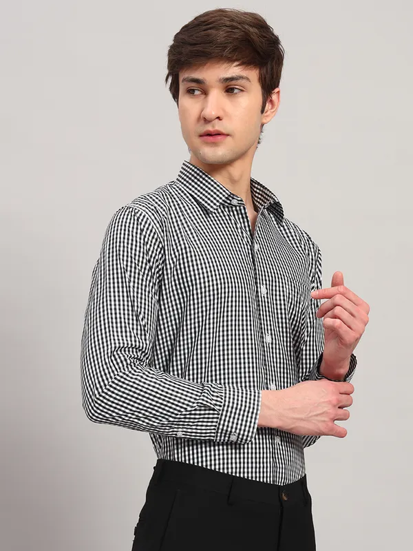 Black_And_White_Slim_Fit_Checked_Spread_Collar_Full_Sleeve_Cotton_Formal_Shirt_For_Men