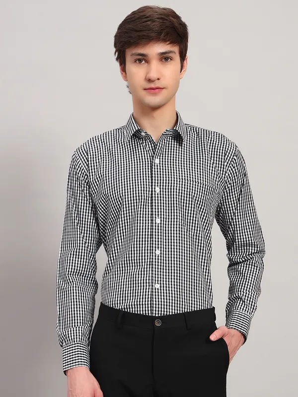 Black_And_White_Slim_Fit_Checked_Spread_Collar_Full_Sleeve_Cotton_Formal_Shirt_For_Men