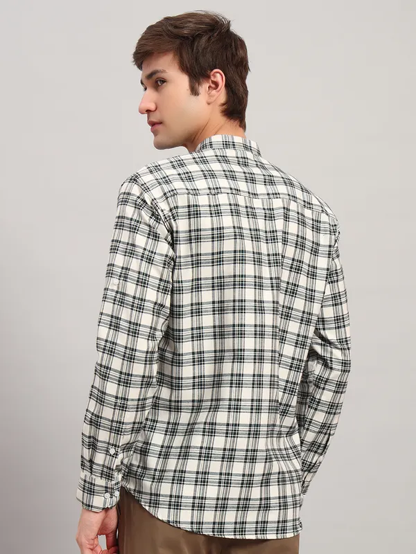 Cream_And_Green_Regular_Fit_Check_Ben_Collar_Full_Sleeve_Casual_Cotton_Short_Kurta_For_Men
