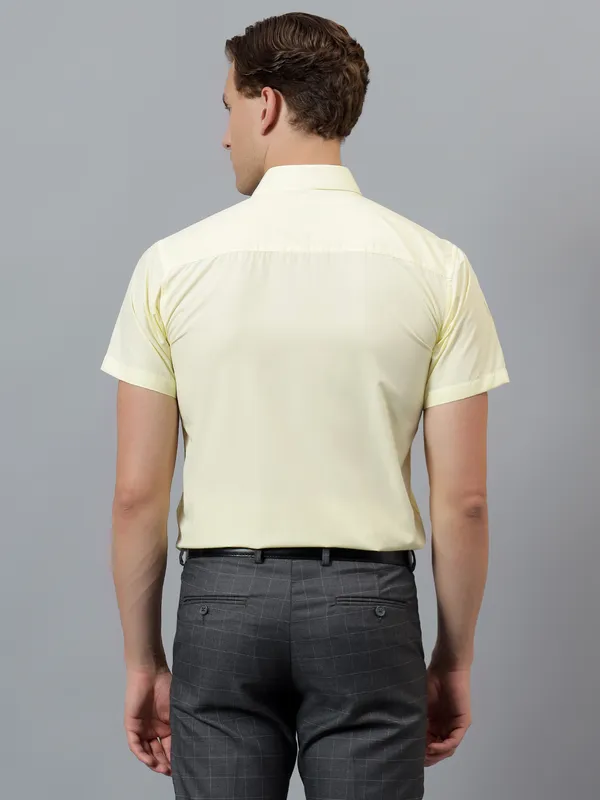 Lemon_Slim_Fit_Solid_Spread_Collar_Half_Sleeve_Formal_Shirt_For_Men