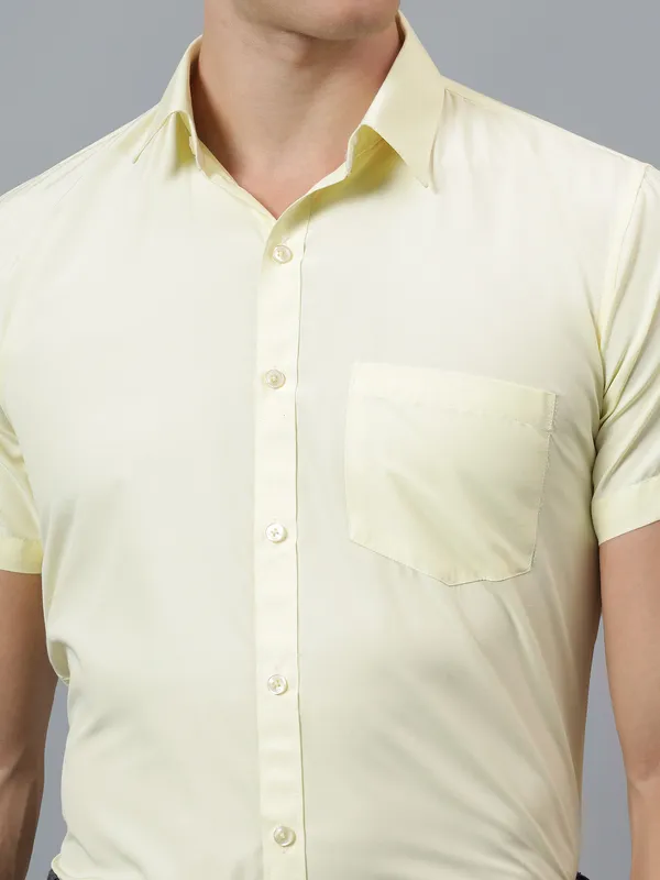 Lemon_Slim_Fit_Solid_Spread_Collar_Half_Sleeve_Formal_Shirt_For_Men