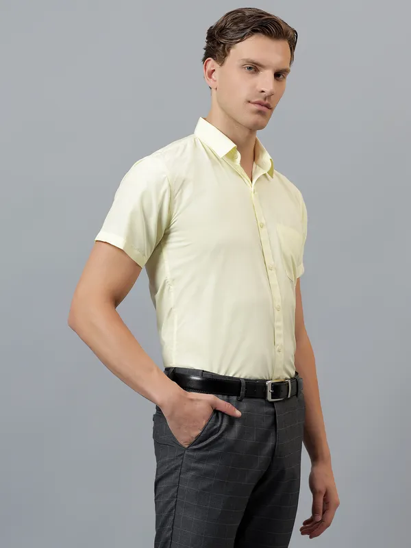 Lemon_Slim_Fit_Solid_Spread_Collar_Half_Sleeve_Formal_Shirt_For_Men