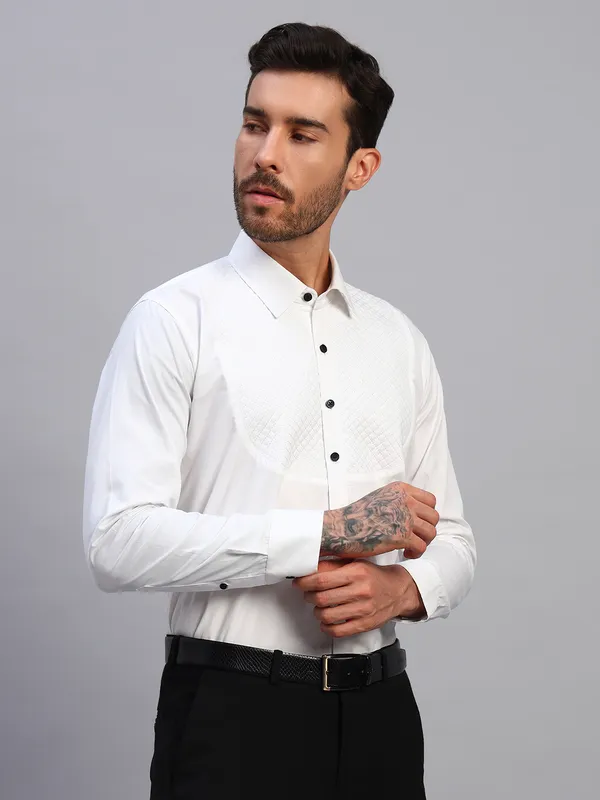 White_Original_Spread_Collar_Textured_Cotton_Slim_Fit_Formal_Shirt_For_Men