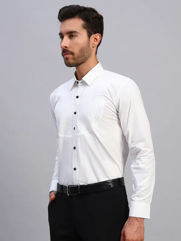 White_Original_Spread_Collar_Textured_Cotton_Slim_Fit_Formal_Shirt_For_Men